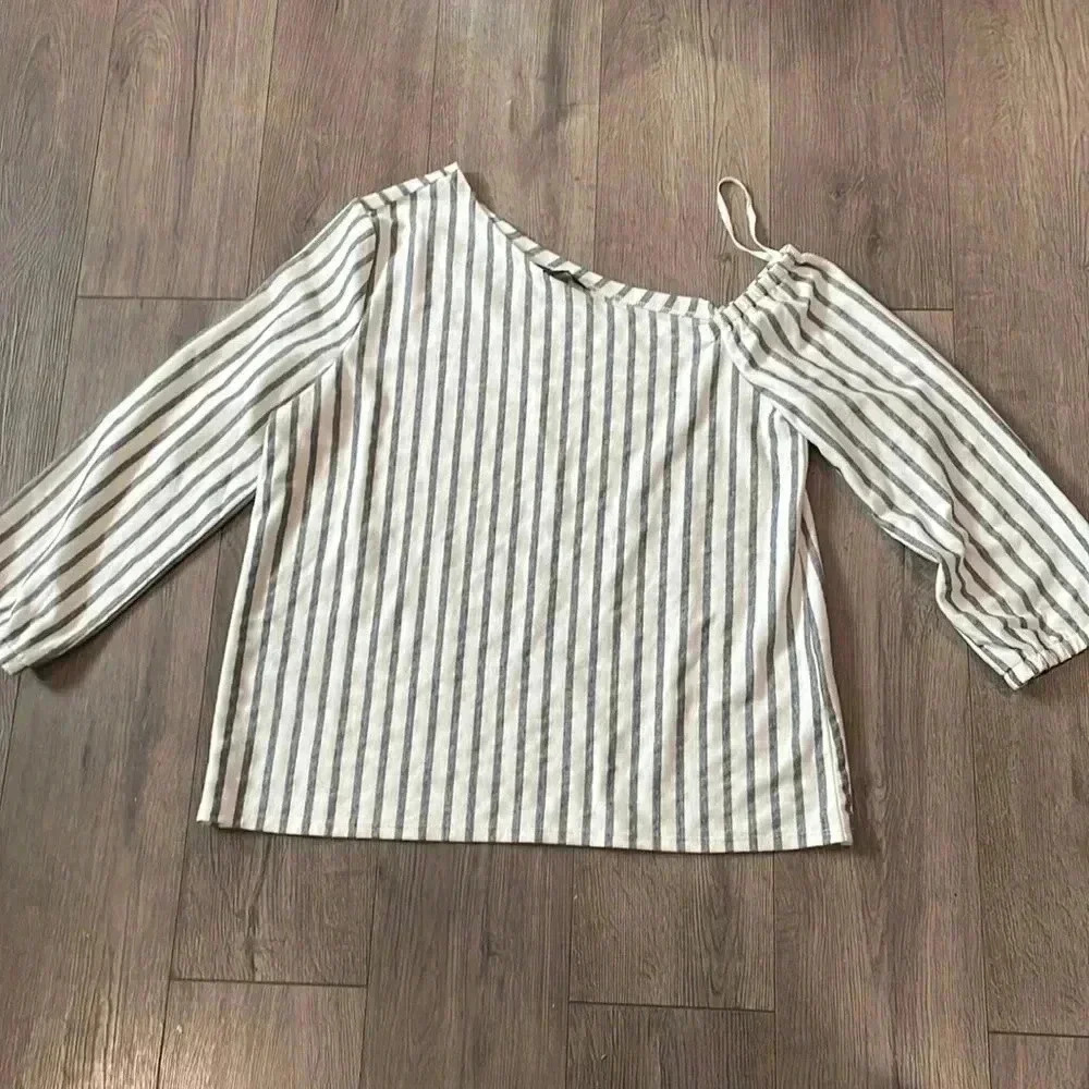 Banana Republic  One Shoulder LS Gray Strips Blouse Shirt- M